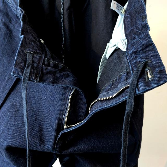 BOHEMIANS（ボヘミアンズ） Bohemians Dark denim tuck easy trousers