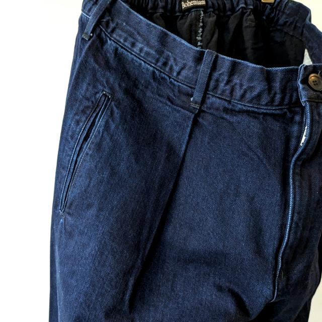 BOHEMIANS（ボヘミアンズ） Bohemians Dark denim tuck easy trousers