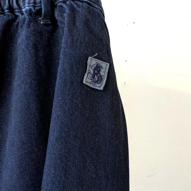 BOHEMIANS（ボヘミアンズ） Bohemians Dark denim tuck easy trousers