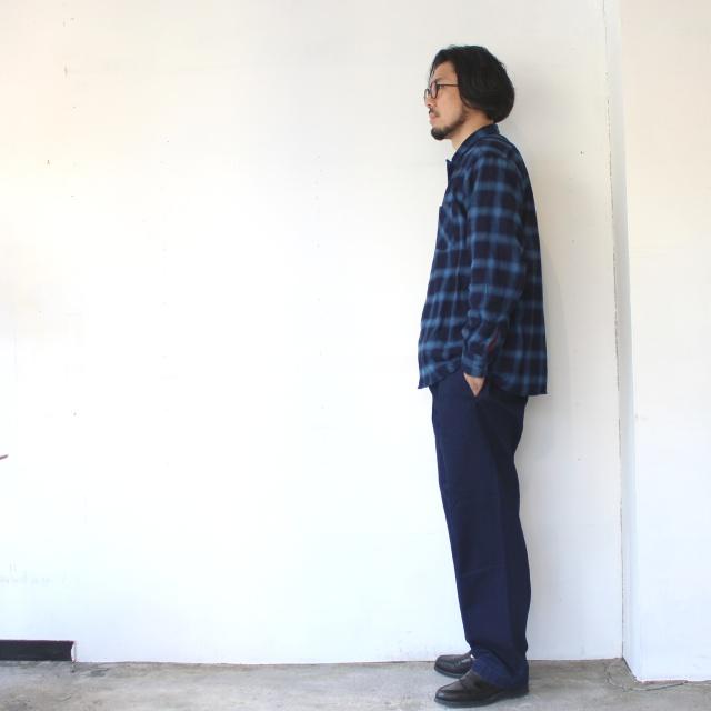 BOHEMIANS（ボヘミアンズ） Bohemians Dark denim tuck easy trousers