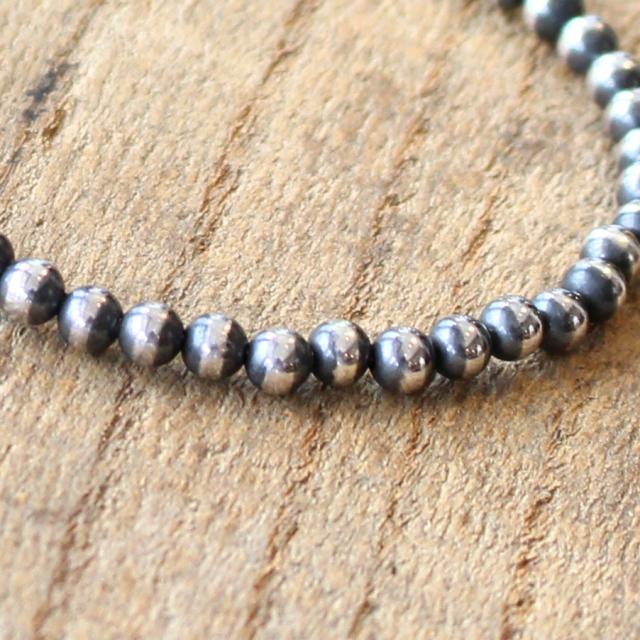 Ericka Nicolas Begay ナバホパールブレスレット Navajo Pearl Bracelet / 4mm 19cm　（Oxidized） | ERICKA NICOLAS BEGAY | 05