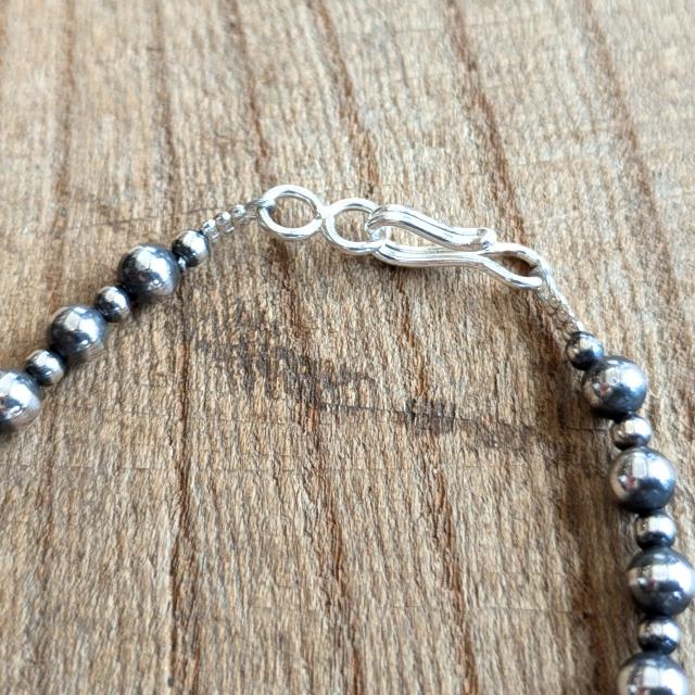 Ericka Nicolas Begay ナバホパールMIXブレスレット Navajo Pearl Bracelet / 5mm×3mm 17cm　（Oxidized） | ERICKA NICOLAS BEGAY | 02