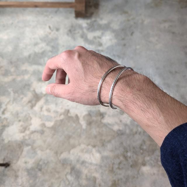 ERICKA NICOLAS BEGAY（エリッカ ニコラス ビゲイ） シルバーバングル