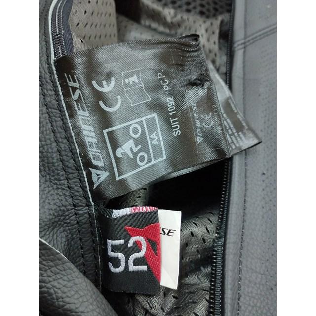 T778 [人気] DAINESE ダイネーゼ レーシングスーツ 52 ブラック LAGUNA