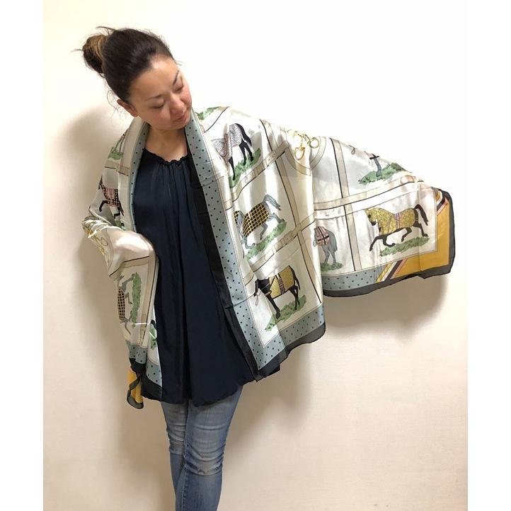 スカーフ クラシカルな馬モチーフの大判スカーフ 3色展開 馬 上品