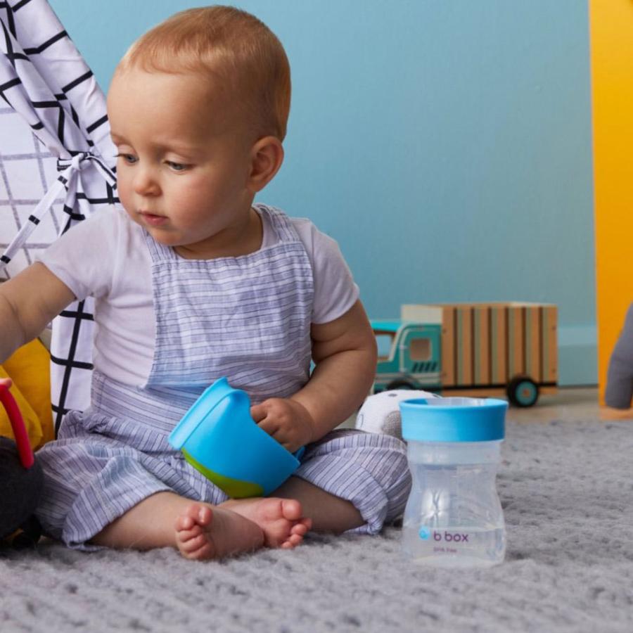 ox ビーボックス トレーニングカップ コップ飲み ブルー レッド 12ヶ月 1歳 ストローマグからコップのみの練習に Sippy Cup ox Traning 1 ベビー服と雑貨の店カーネーション 通販 Yahoo ショッピング