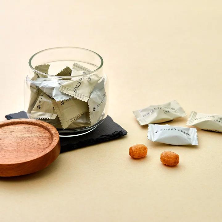 だいじょうぶなもの 百年はちみつのど飴 レザーウッドハニー + ハーブキャンディ 51g(14粒入り)  無添加 | だいじょうぶなもの | 03