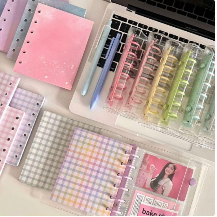 シール帳 バインダー A6/A7 ボタンタイプ (リフィル10枚付き) アルバム ファイル ケース 推し活 シール収納 オタ活グッズ トレカ収納 | ブランド登録なし | 01