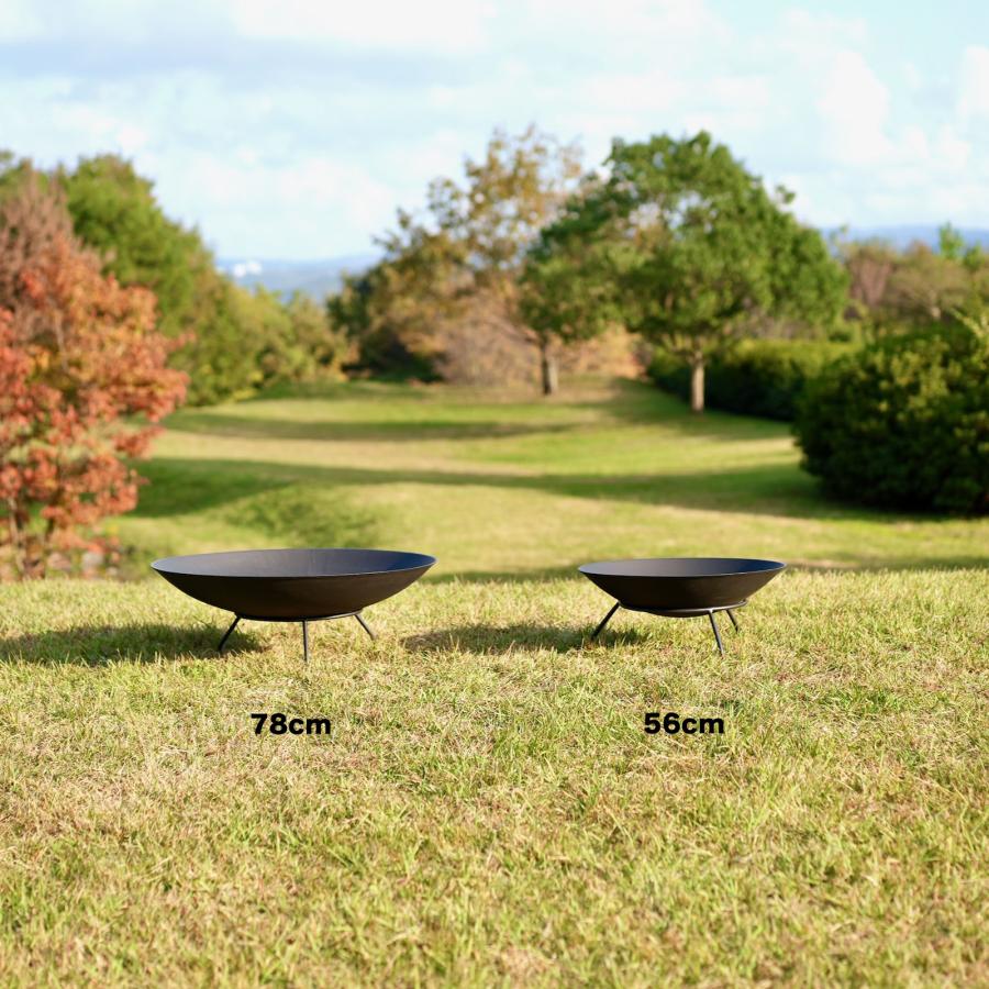 鋳物製ファイヤーピット、シンプルでスタイリッシュな焚き火台、庭やキャンプ、グランピングにも最適・高耐久、cacomoca Fire Pit CroManyon 56cm |  | 01