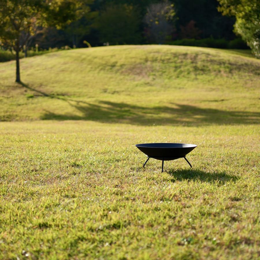 鋳物製ファイヤーピット、シンプルでスタイリッシュな焚き火台、庭やキャンプ、グランピングにも最適・高耐久、cacomoca Fire Pit CroManyon 56cm |  | 04
