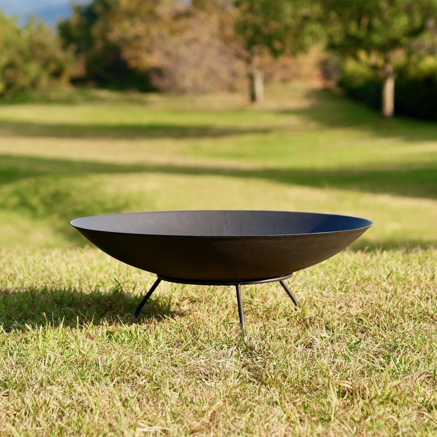 鋳物製ファイヤーピット、シンプルでスタイリッシュな焚き火台、庭や