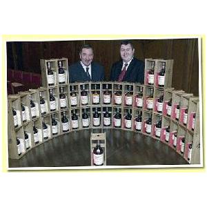 グレンファークラス・ファミリーカスク CASK No：56[1981]Glenfarclas豪華木箱入 |  | 01