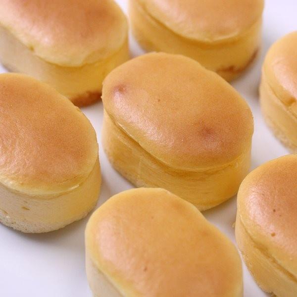 濃厚チーズケーキ 10個入り　半解凍で食べると、ひんやりとしっとりが絶妙においしい♪ |  | 02