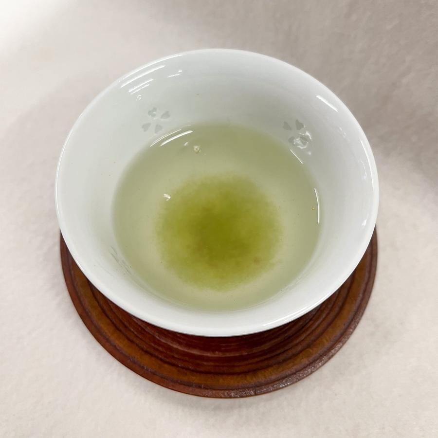 梅こぶ茶 48g（2g×24袋入） 国産海塩配合 香り豊かな銘茶 金箔・銀箔入り ☆メール便送料330円（2箱まで） |  | 01