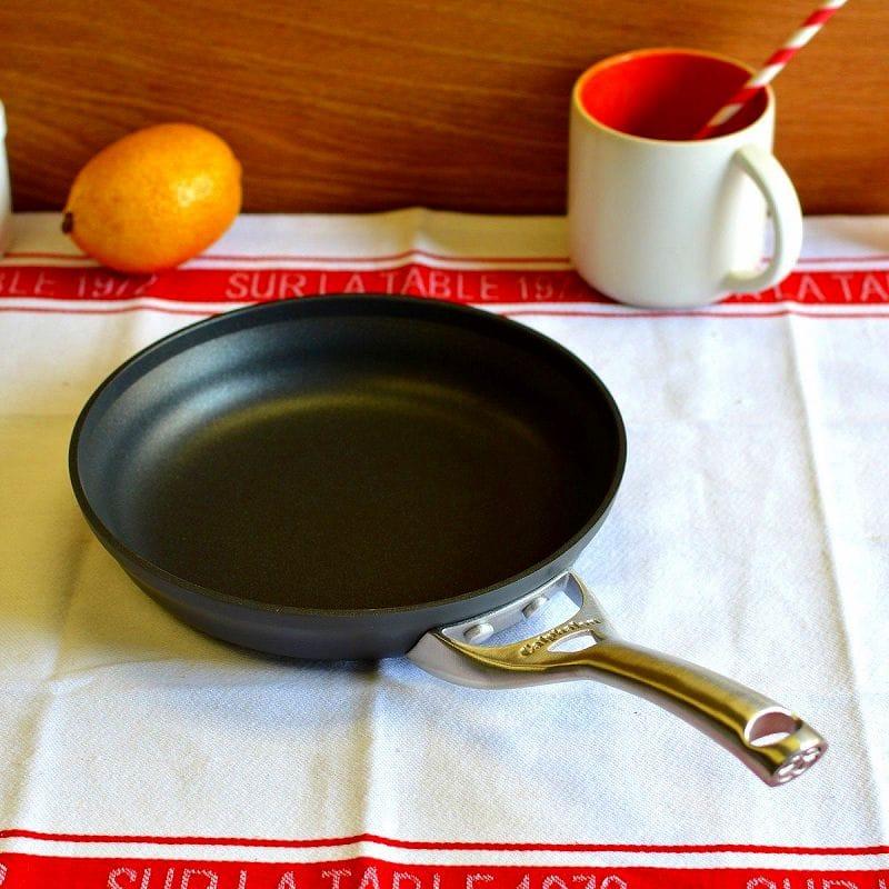 【初売り】 カルファロン 20cm フライパン PFOAフリー Calphalon Contemporary Nonstick 8-Inch Omelet Pan フライパン