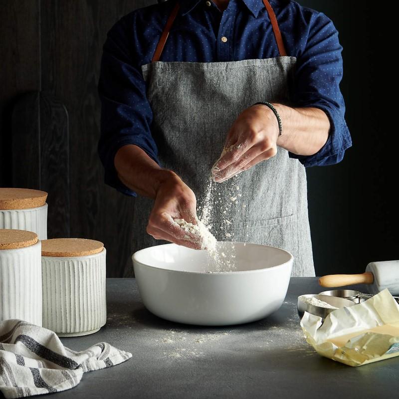 エプロン 本革 ストラップ 限定モデル Crate and Barrel Chambray Grey Apron with Pocketの画像