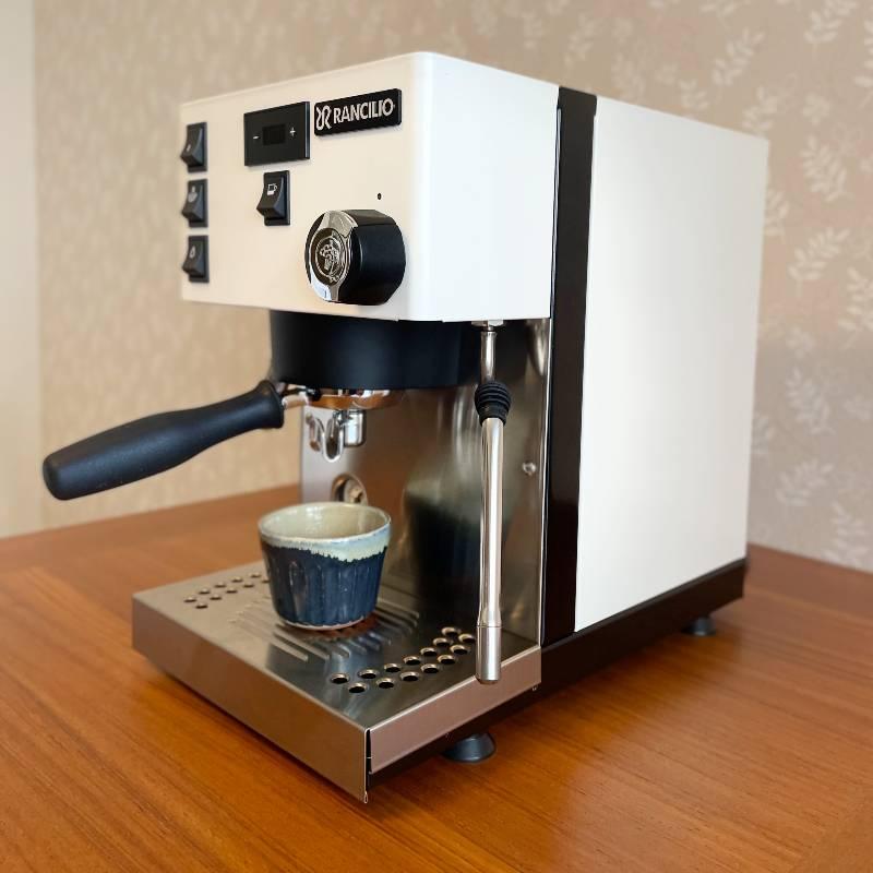 有名な高級ブランド ランチリオ社 シルビア プロ デュアルボイラー デュアルPID エスプレッソマシン エックス プリインフュージョン（蒸らし）機能付  コーヒーメーカー