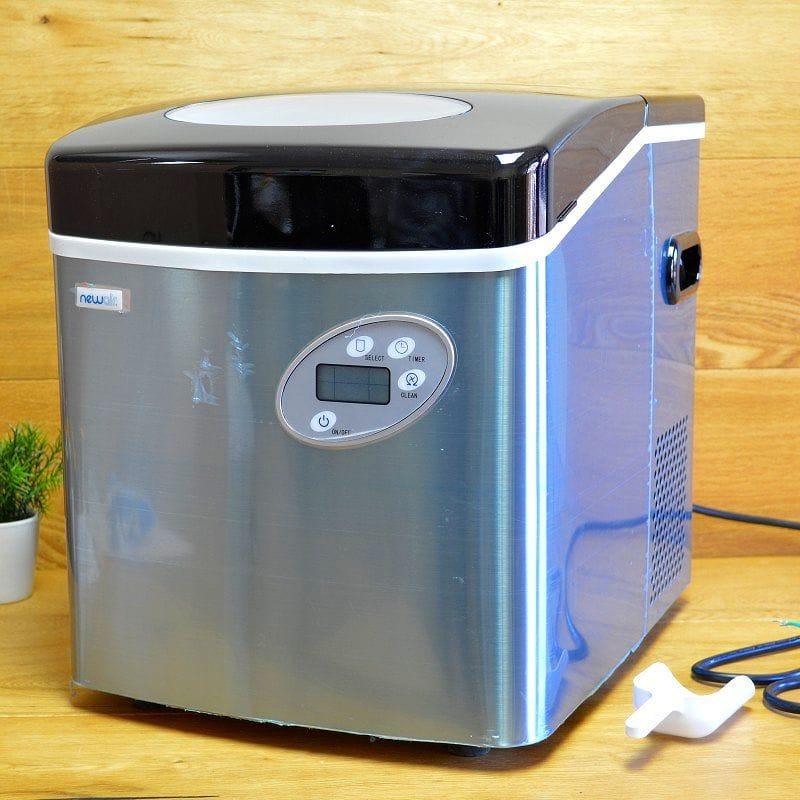 ポータブル家庭用製氷機 カリフォルニアキッチンマーケットのポータブル家庭用製氷機 アイスメーカー Newair AI 215SS