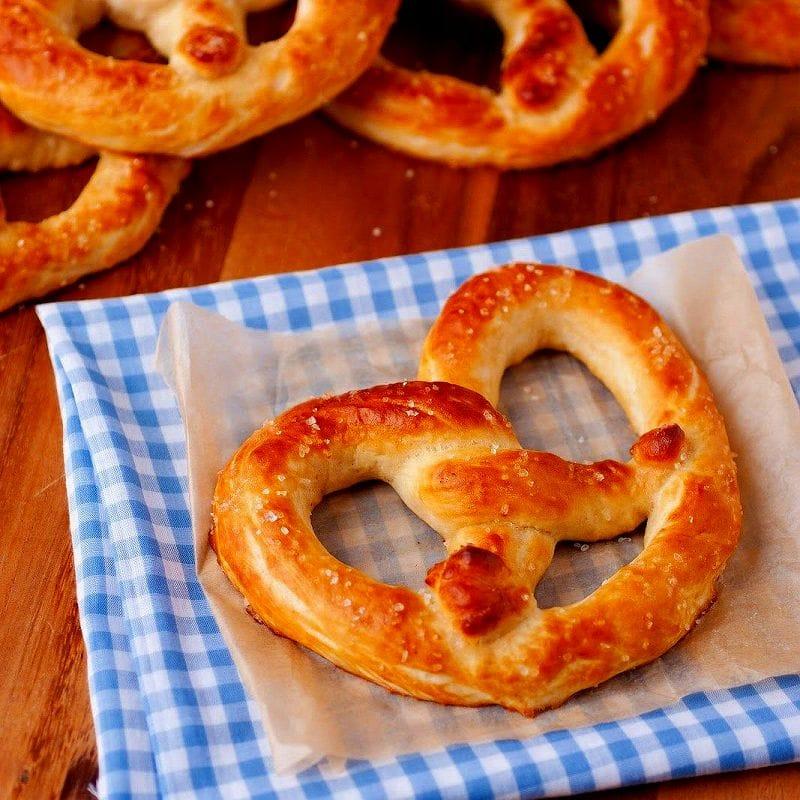 プレッツェル様✨ ノスタルジア プレッツェルメーカー Nostalgia Electrics SPF200 Soft