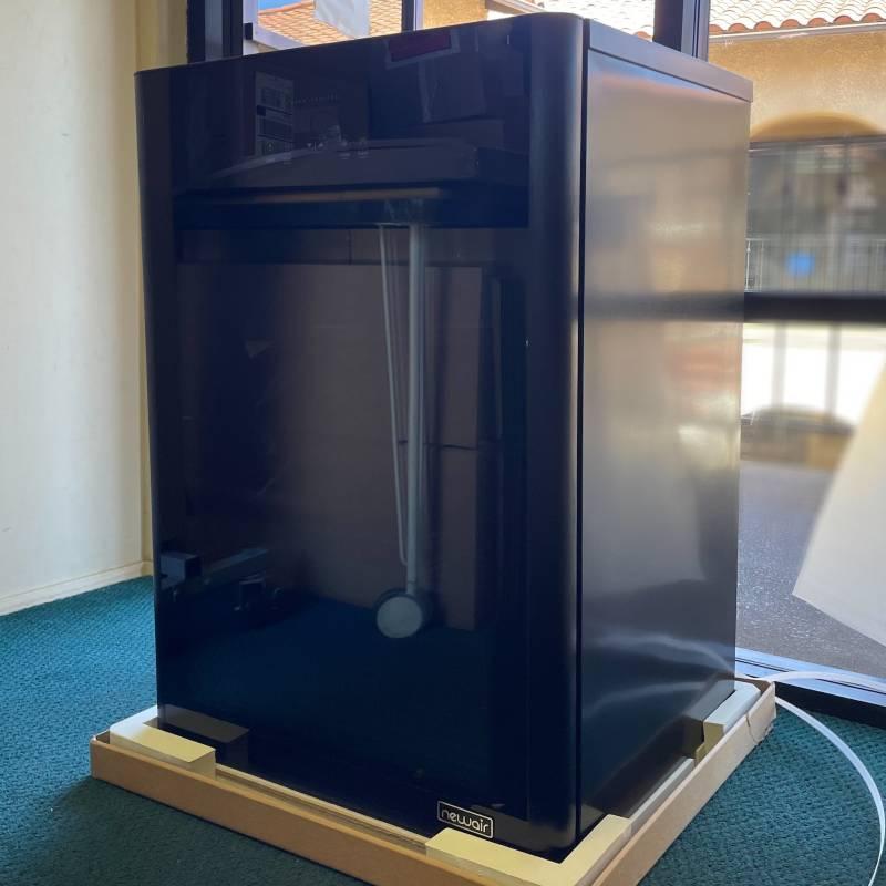 冷蔵庫 最大125缶 ビバレッジクーラー ターボモード ガラスドア ブラック ニューエアー NewAir Froster and Beverage Rの画像