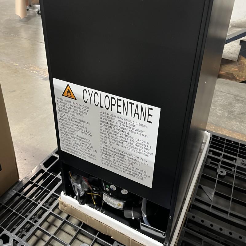 ビルトイン 冷蔵庫 アンダーカウンター 最大80缶 カウンター下 ガラスドア ブラック 幅38cm EdgeStar CBR902SG 15 Inchの画像