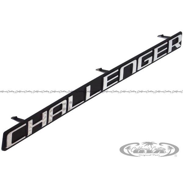 MOPER純正 フロント グリル エンブレム CHALLENGER 68047939AA 08-14y
