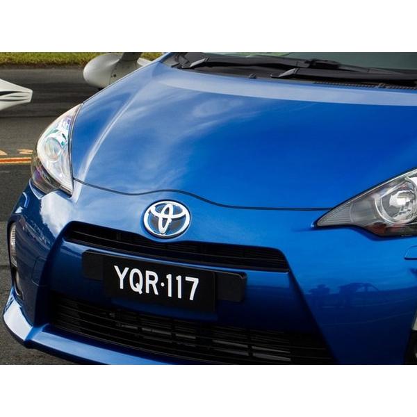 USトヨタ純正 TOYOTA アクア NHP 10系 プリウスC PRIUS C グリル 