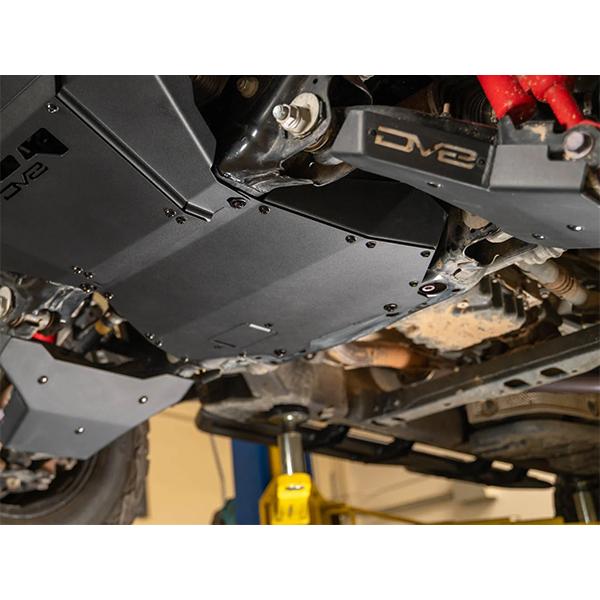 DV8 OFFROAD 正規品 リアスキッドプレート アンダーカバー ロゴ入