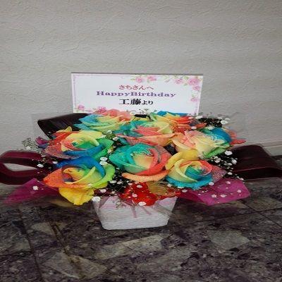 ☆5本以上〜のご注文で☆レインボーローズ☆1本￥８５０円！！お好きな本数をフラワーアレンジに（*^_^*）豪華です☆ |  | 02