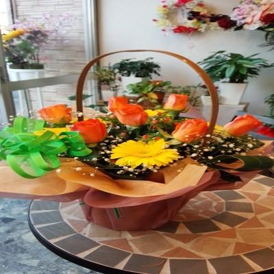 オレンジと黄色、２色の元気色☆フラワーアレンジ!(^^)!華やかカラー★ |  | 01