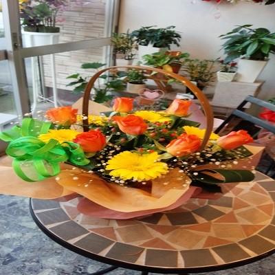 オレンジと黄色、２色の元気色☆フラワーアレンジ!(^^)!華やかカラー★ |  | 03