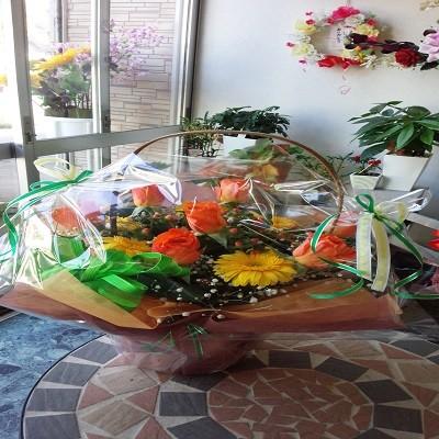 オレンジと黄色、２色の元気色☆フラワーアレンジ!(^^)!華やかカラー★ |  | 05