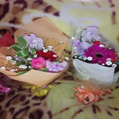 可愛らしい色とりどりのミニブーケ風花束にメッセージも添えてちょっとした贈り物に【10束以上からのご注文で☆１束￥8２0円花束】 |  | 04