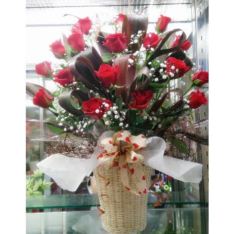 赤い薔薇をメインに☆☆シンプル綺麗でゴージャスなフラワーアレンジ! |  | 01