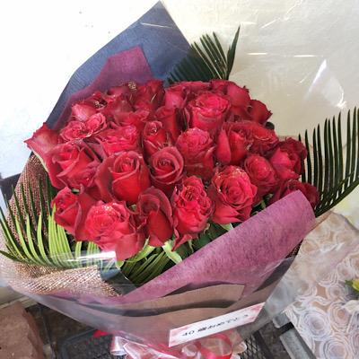 キラキラとラメの付いた【赤いバラ】40本の花束を記念日などの贈りものに |  | 10