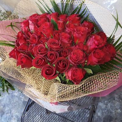 キラキラとラメの付いた【赤いバラ】40本の花束を記念日などの贈りものに |  | 06