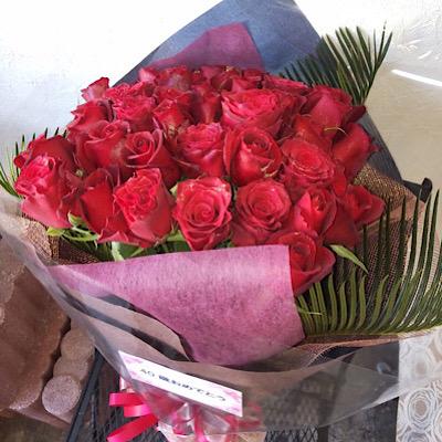 キラキラとラメの付いた【赤いバラ】40本の花束を記念日などの贈りものに |  | 08