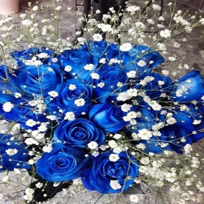 １本￥720円！【10本以上〜のご注文です】☆青いバラ（ブルーローズ）とカスミソウとラメちりばめてキラキラとした花束！ |  | 02