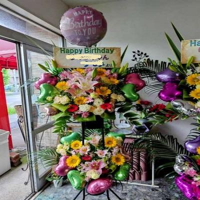 ☆Ｂｉｒｔｈｄａｙバルーンとハートのバルーン付き生花スタンド2段でサプライズ！！花種・バルーン色・種類すべて当店にお任せ?商品 |  | 02