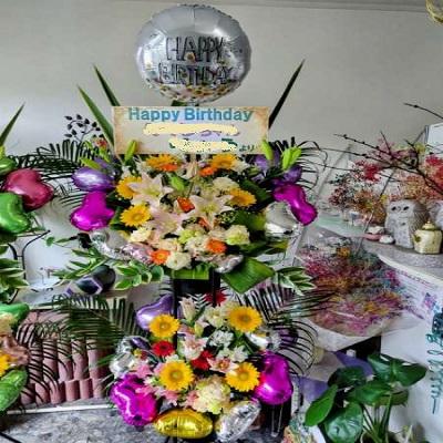 ☆Ｂｉｒｔｈｄａｙバルーンとハートのバルーン付き生花スタンド2段でサプライズ！！花種・バルーン色・種類すべて当店にお任せ?商品 |  | 04