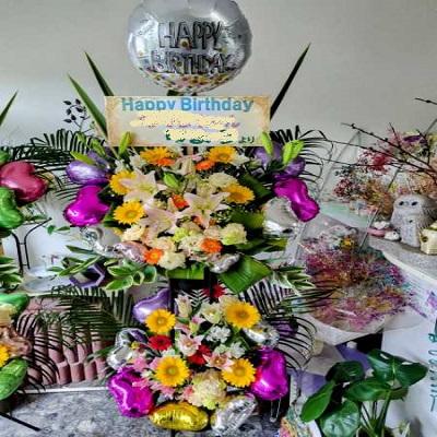 ☆Ｂｉｒｔｈｄａｙバルーンとハートのバルーン付き生花スタンド2段でサプライズ！！花種・バルーン色・種類すべて当店にお任せ?商品 |  | 05