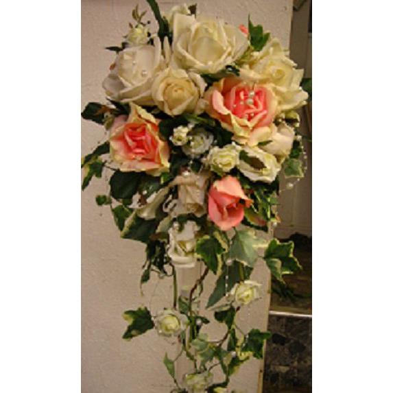 真っ白な大きな薔薇と、ピンク色バ薔薇の、ウェディングブーケ『造花』です★ |  | 01