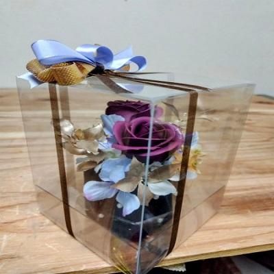 ラメの付いた紫バラのソープフラワーアレンジ☆にメッセージを添えて贈り物に！ |  | 01