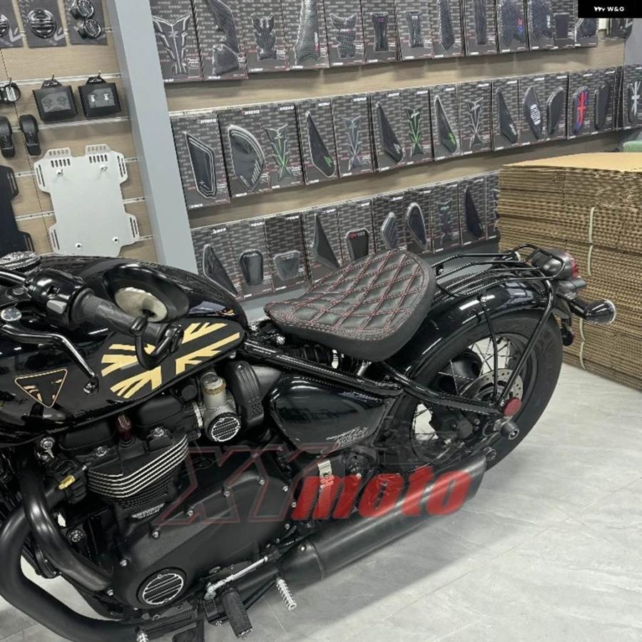 並行輸入品トライアンフ BONNEVILL ブラック 2017-2024 バイク アクセサリー フロントドライバー ソロシート ヴィンテージ 厚手シートカバー クッションの画像