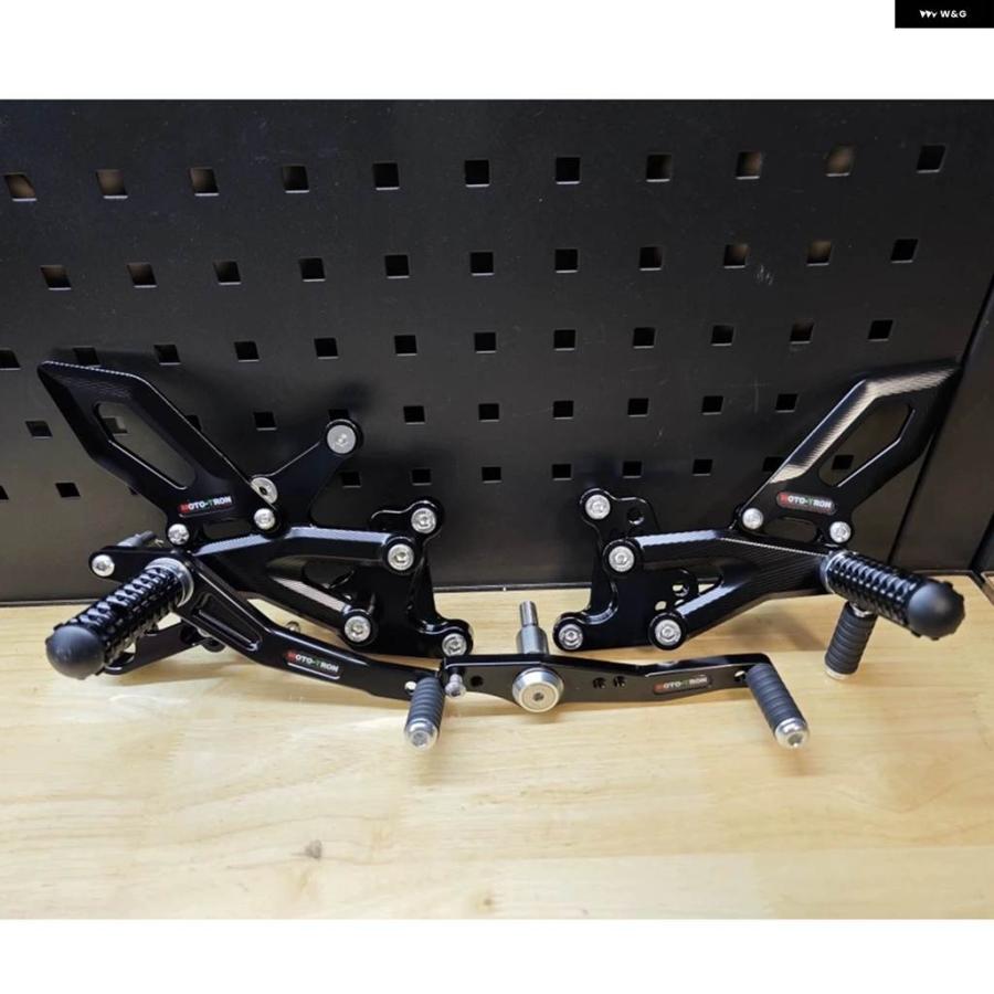 並行輸入品 MOTO-TRON バイク リアセット フットレスト フットレスト トライアンフ 765RS 2020-2021-2022-2023-2024-2025の画像