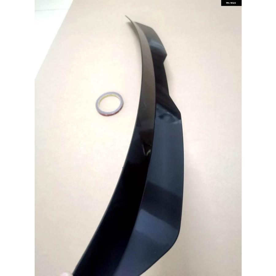 並行輸入品 フォルクスワーゲン ゴルフ 5 MK5 R32 GTI R 2006 - 09 用 グロスカーボン スタイル リアルーフスポイラー ウィングの画像