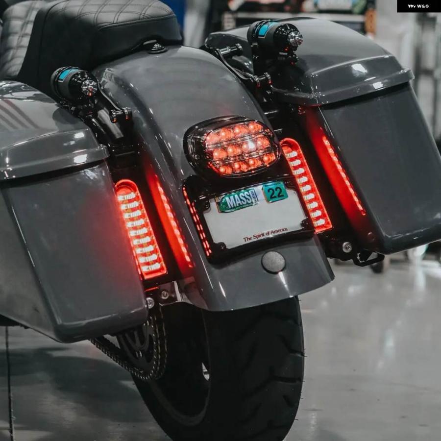 並行輸入品 LED サドルバッグ フィラー ライトブレーキテールウィンカー ハーレー ツーリングストリートグライド ロードキング Fの画像