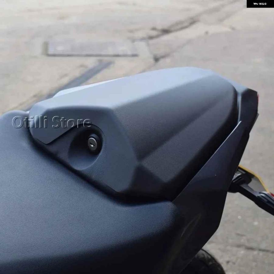 ブランド登録なし - 並行輸入品自動二輪車 自動二輪車 付属品 リアピリオンパッセンジャーシートカバー フェアリング カウルスタイラースポイラー ヤマハ MT-09 2024 2025
