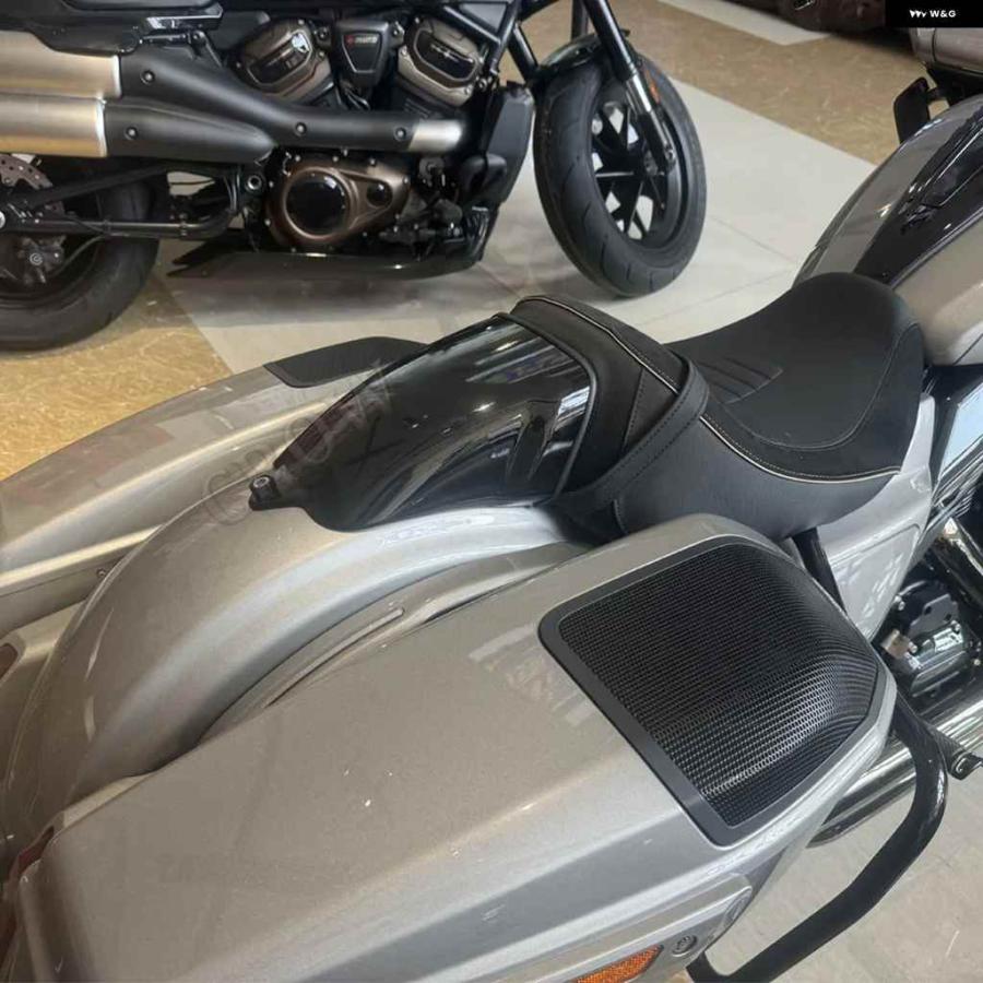 並行輸入品オートバイ バイク リア ピリオンシート カバー カウル ハーレー ダビッドソン ツーリング CVO ロードグライド FLTRXSE 2024 2023の画像