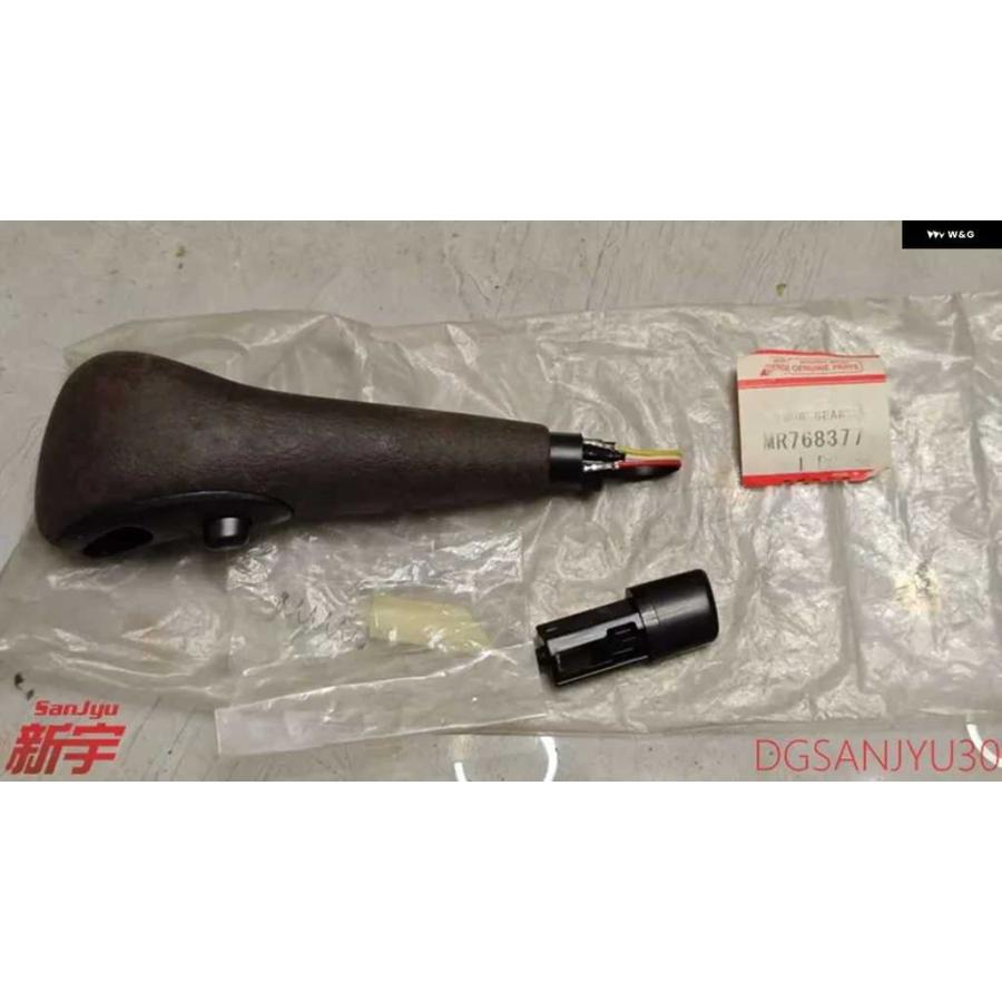 並行輸入品パジェロ スポーツ K86W K96W シフト ノブ シフト ロック付 MR768377 | ブランド登録なし